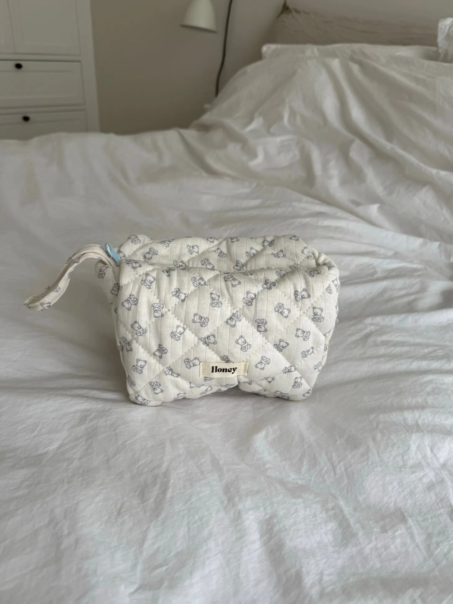 Honey lille toilettaske - Off white med bamser