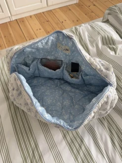 Honey stor toilettaske med blomster - Hvid/blå