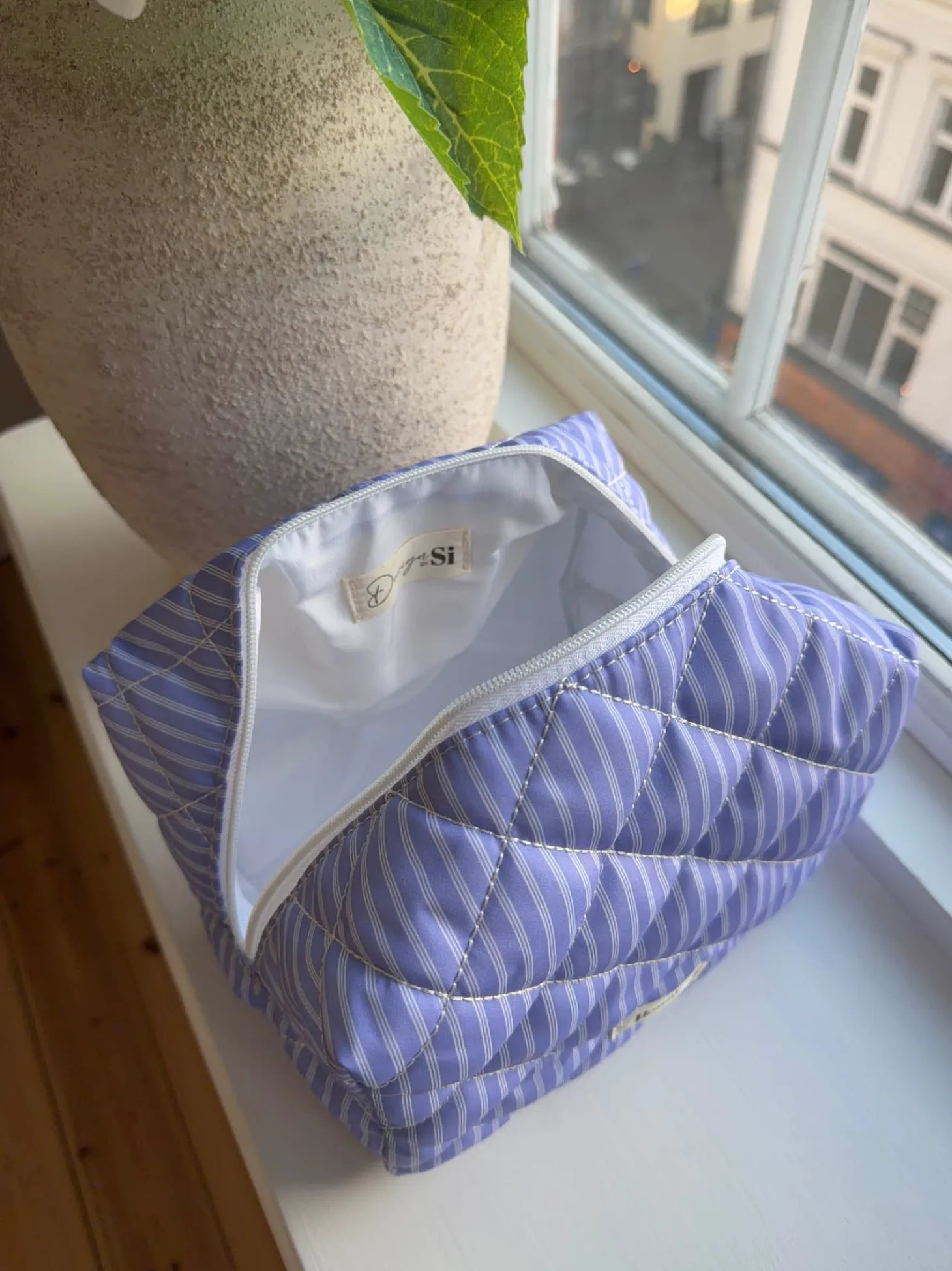 Honey stor toilettaske med striber - Blå/hvid