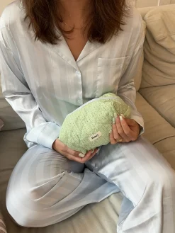 Honey stor toilettaske - Mintgrøn i broderi