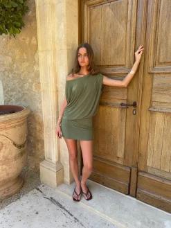 Isolana kjole med one-shoulder-detalje - Grøn