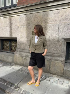 Juliane cropped blazer i tern - Grøn