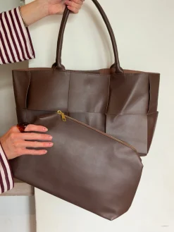 Kaia skuldertaske med flet - Brun
