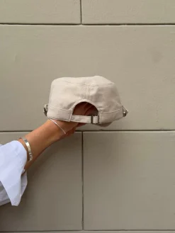 Kammi kasket med detaljer - Lys beige