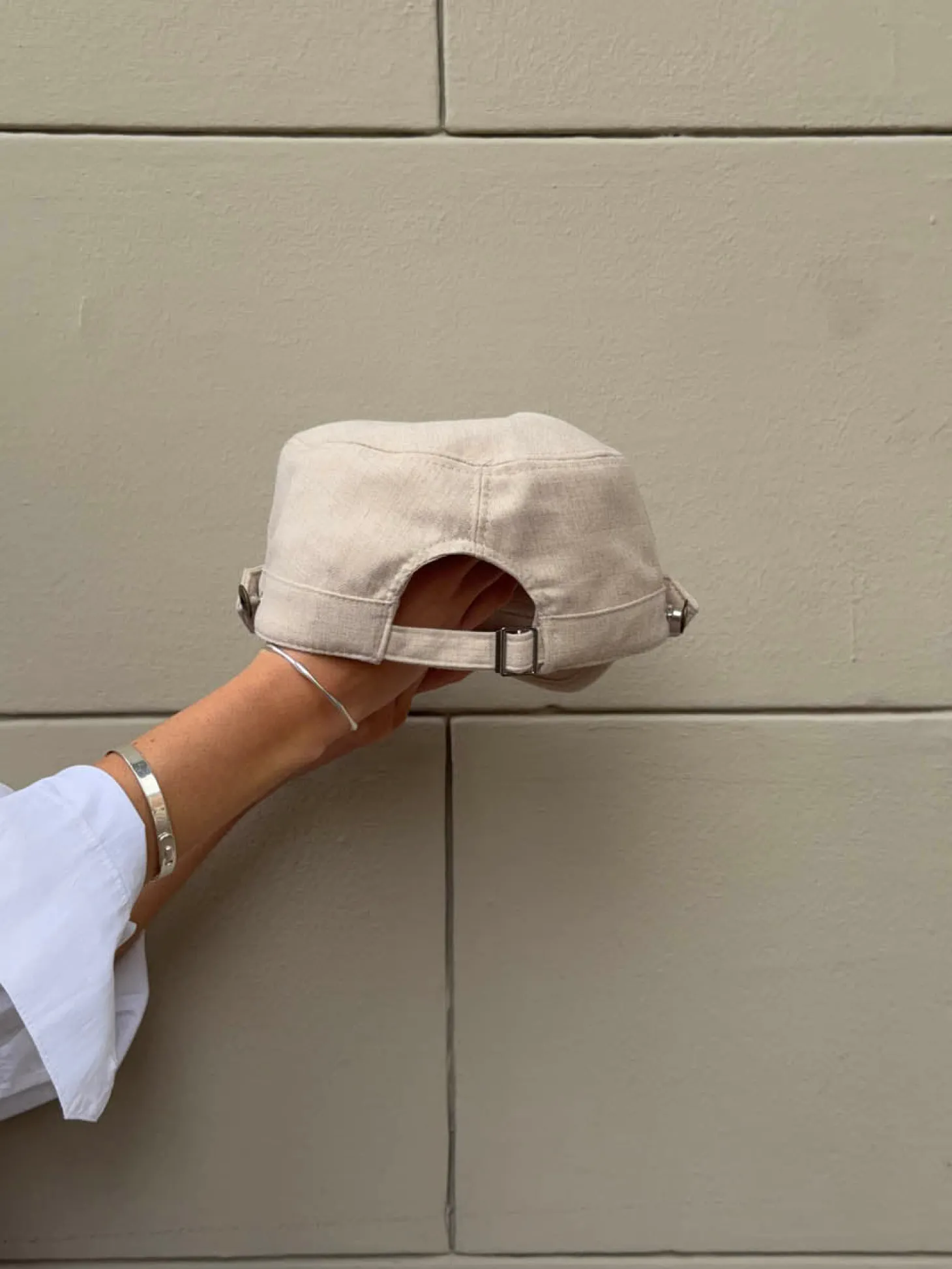 Kammi kasket med detaljer - Lys beige
