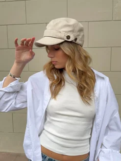 Kammi kasket med detaljer - Lys beige
