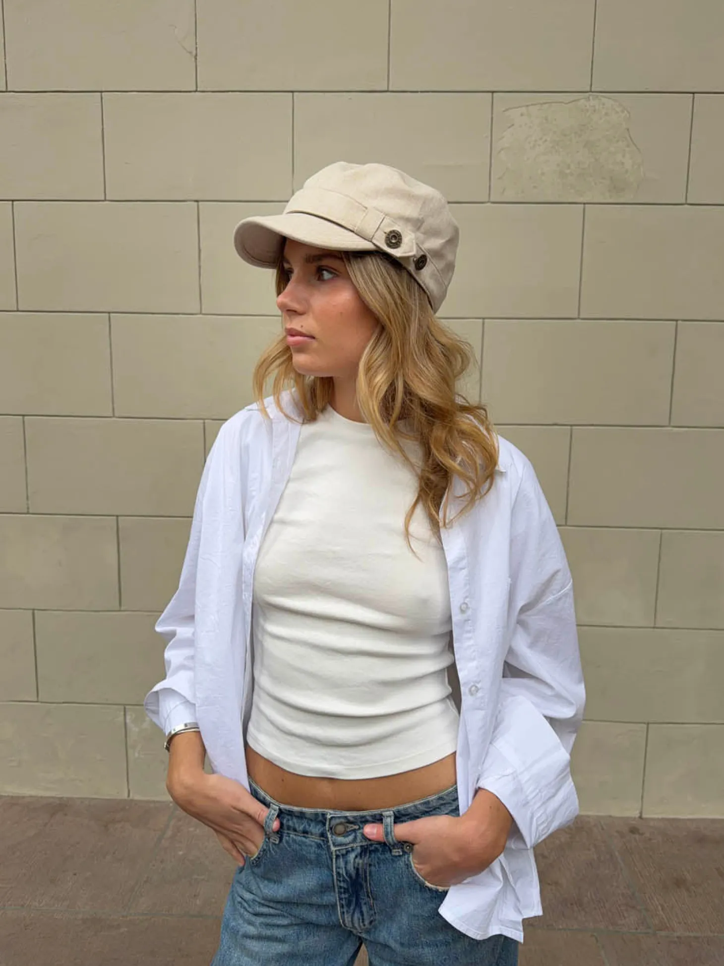 Kammi kasket med detaljer - Lys beige