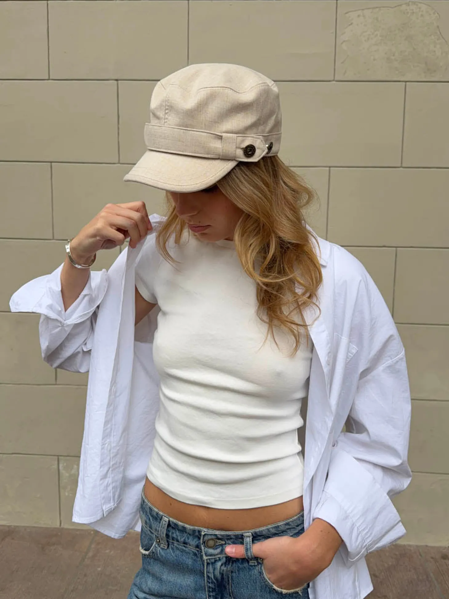 Kammi kasket med detaljer - Lys beige