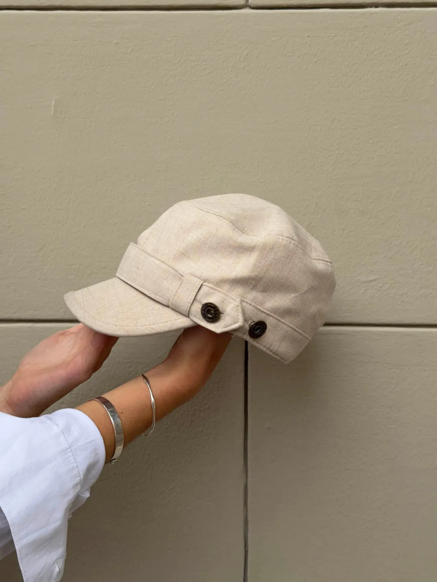 Kammi kasket med detaljer - Lys beige