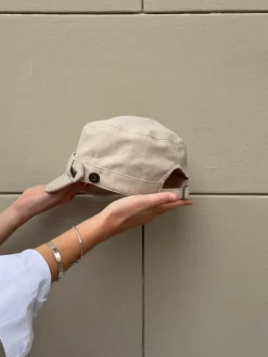 Kammi kasket med detaljer - Lys beige