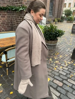 Kehlani halstørklæde i strik - Lys brun