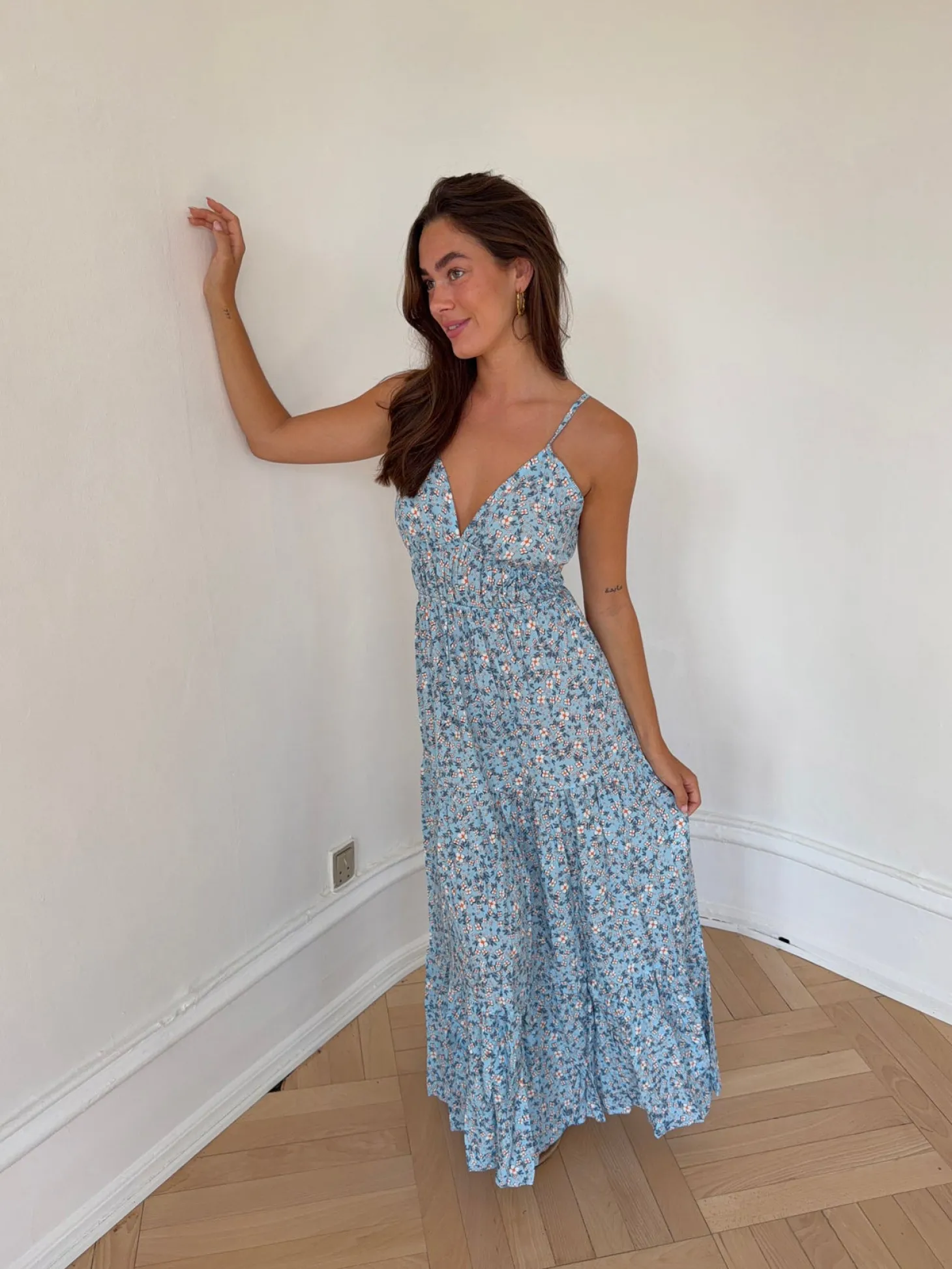 Kimora maxikjole med blomster - Blå