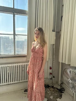 Kimora maxikjole med blomster - lyserød