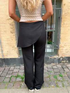 Kira bukser med slå-om-detalje - Sort