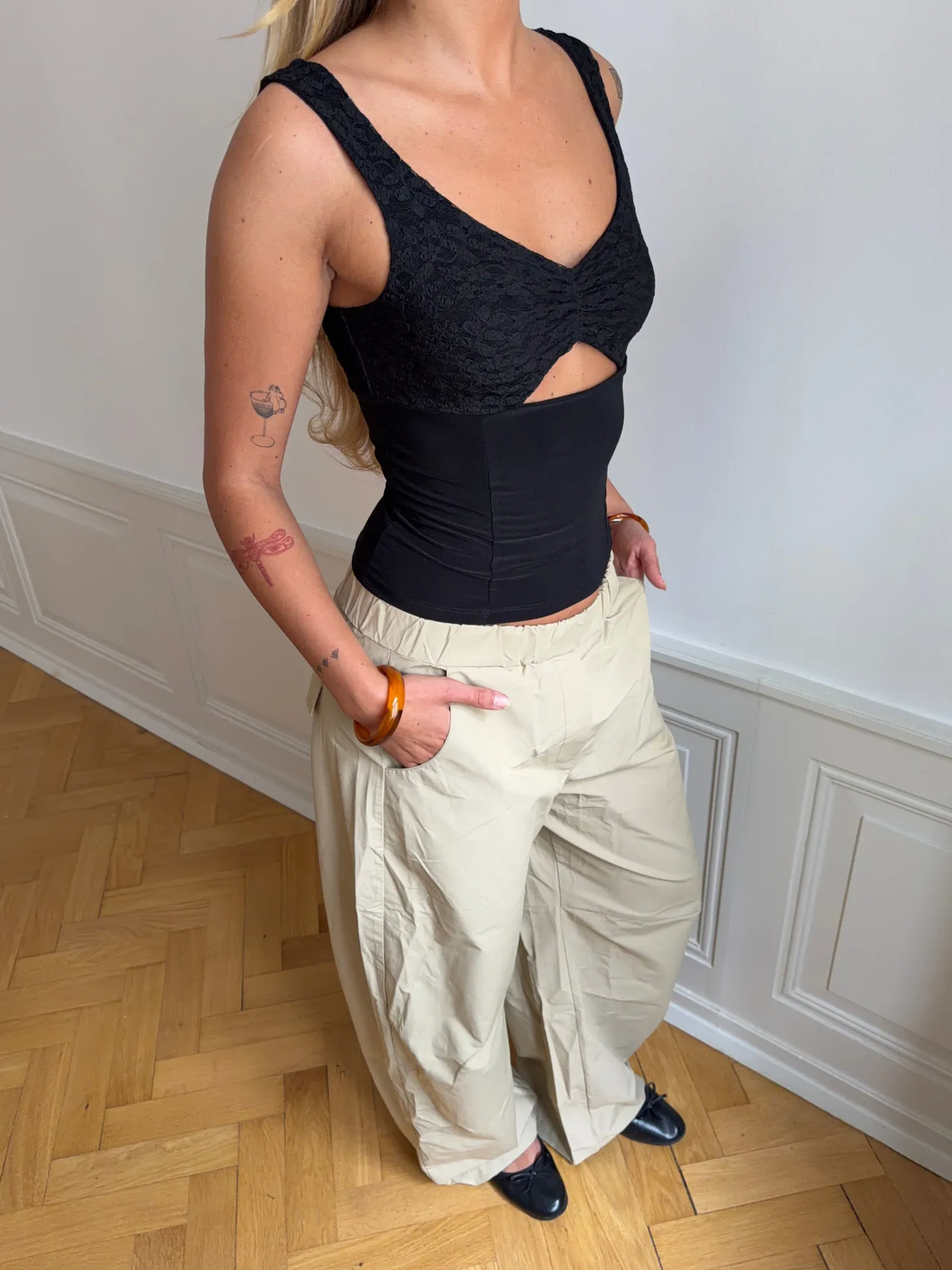 Lana top med blonder - Sort