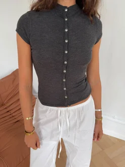 Leonie top med knapper - Grå