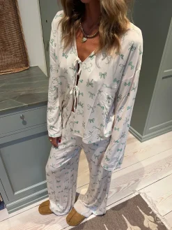 Linnea pyjamasbluse med sløjfer - Off white