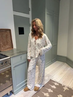 Linnea pyjamasbluse med sløjfer - Off white