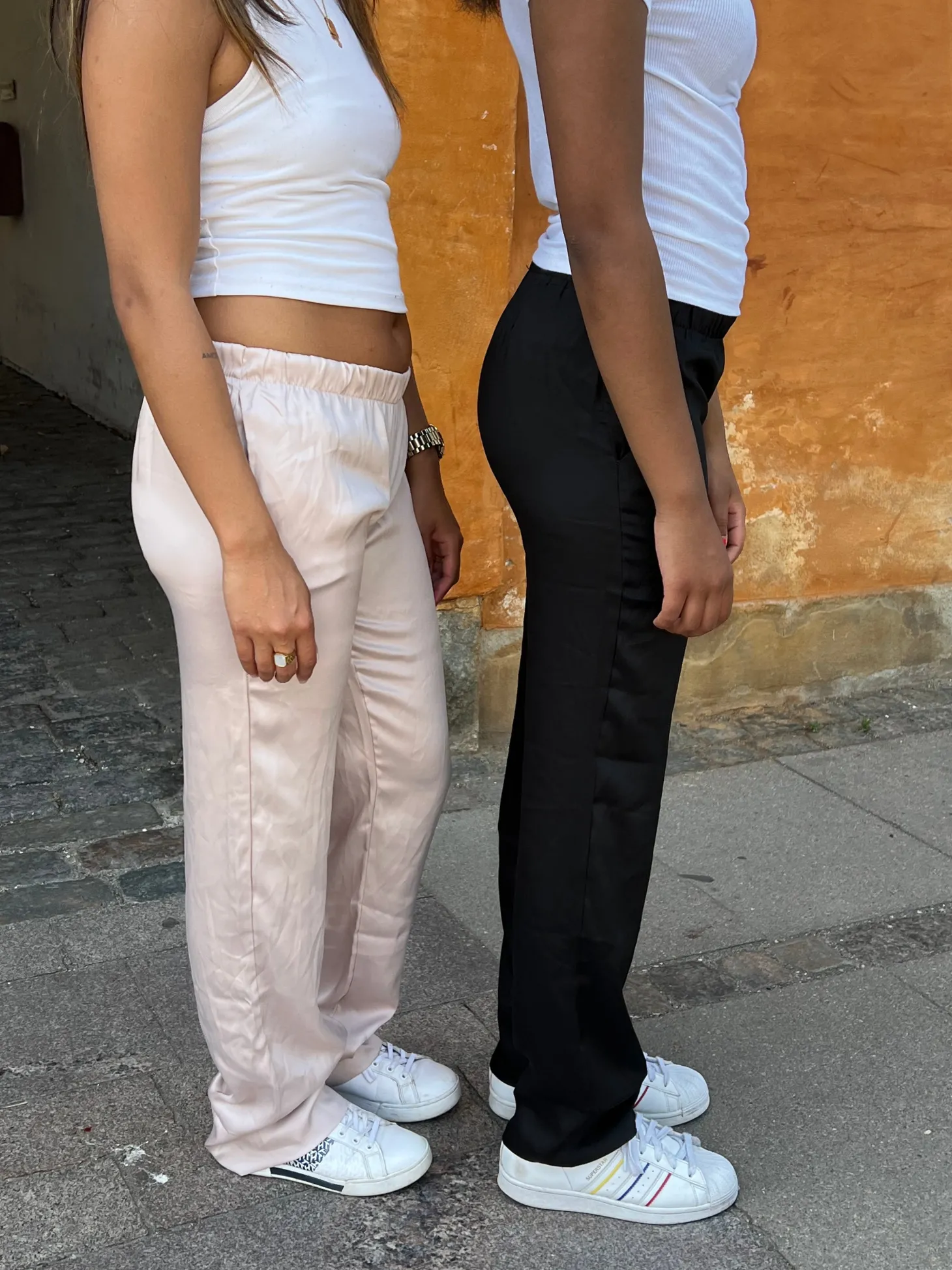 Lona lavtaljede satinbukser - Sort