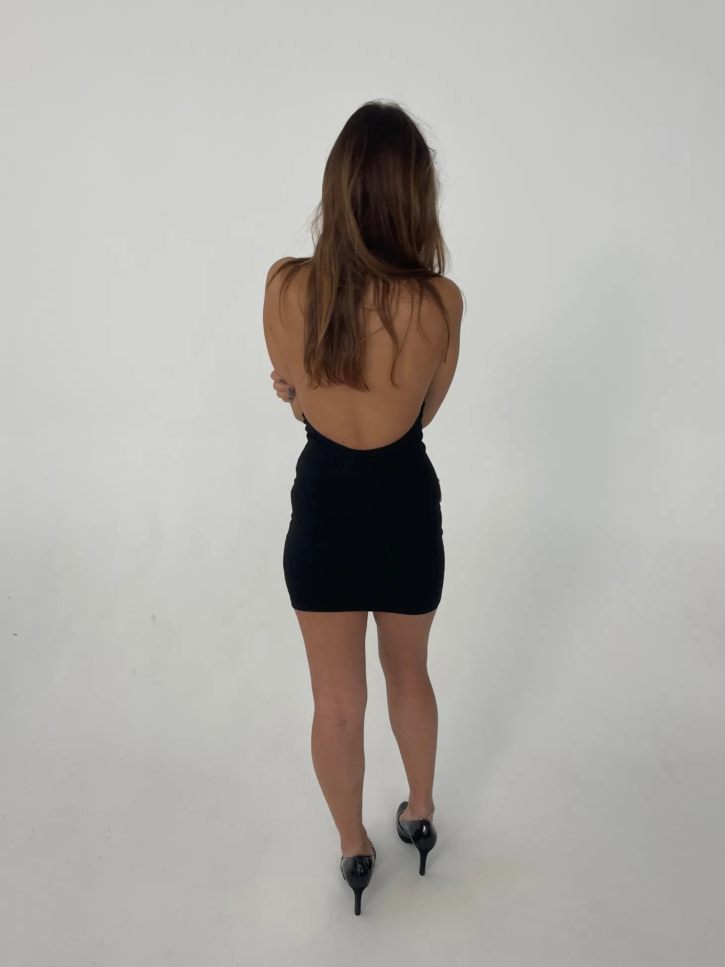 Lorraine halterneck glitterkjole - Sort