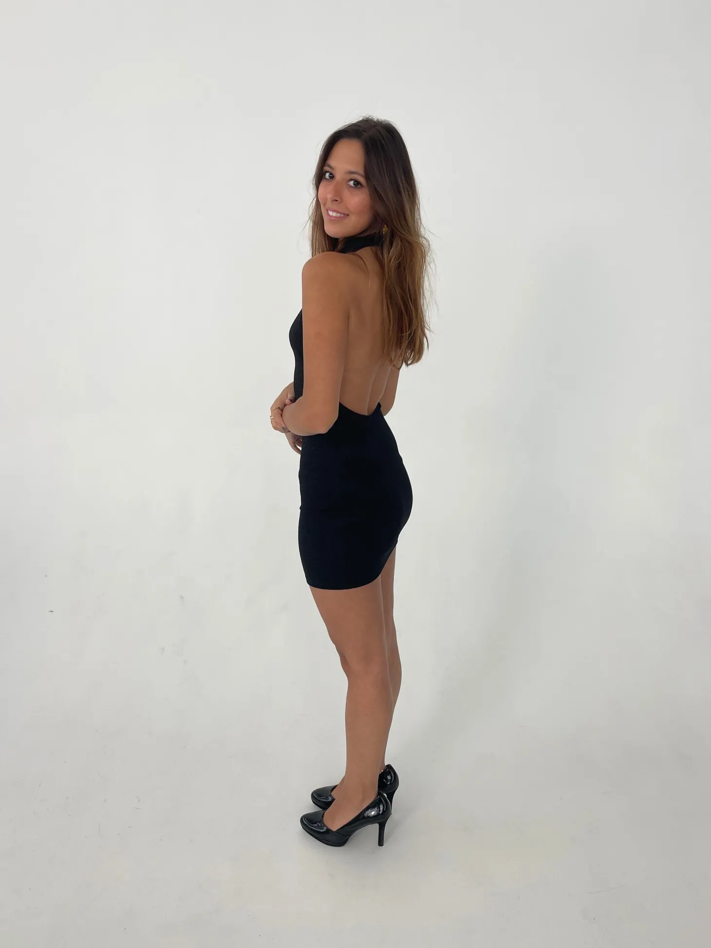 Lorraine halterneck glitterkjole - Sort