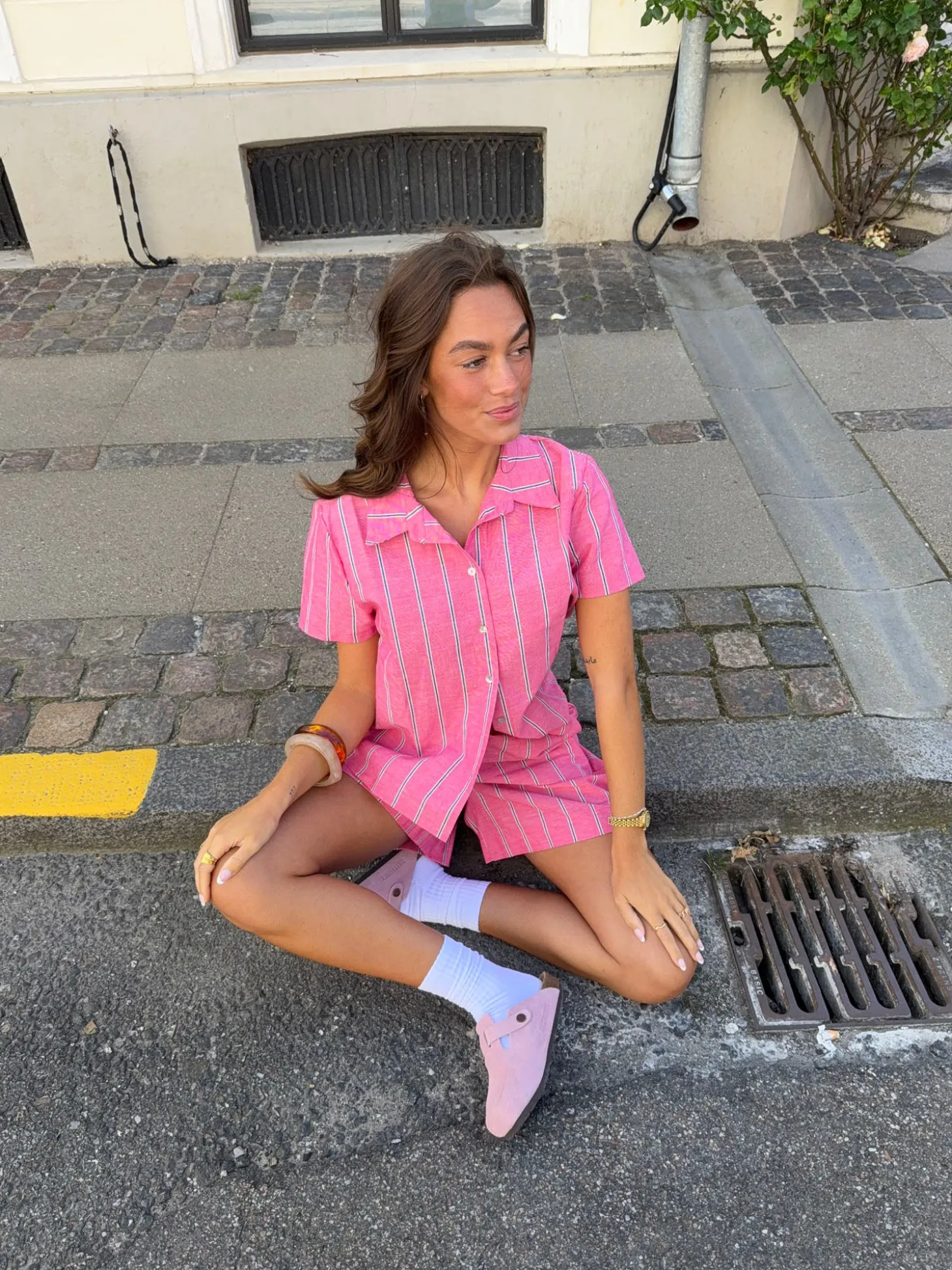 Luliana kortærmet skjorte med striber - Pink/hvid/sort