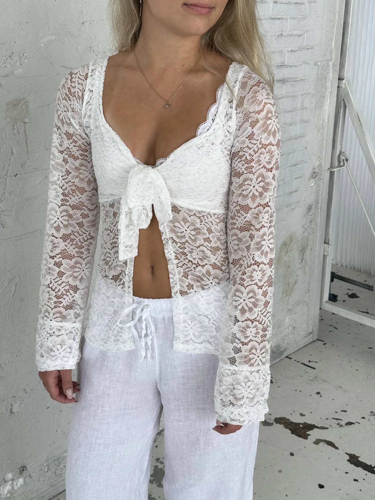 Maddy bluse i blonde - Hvid