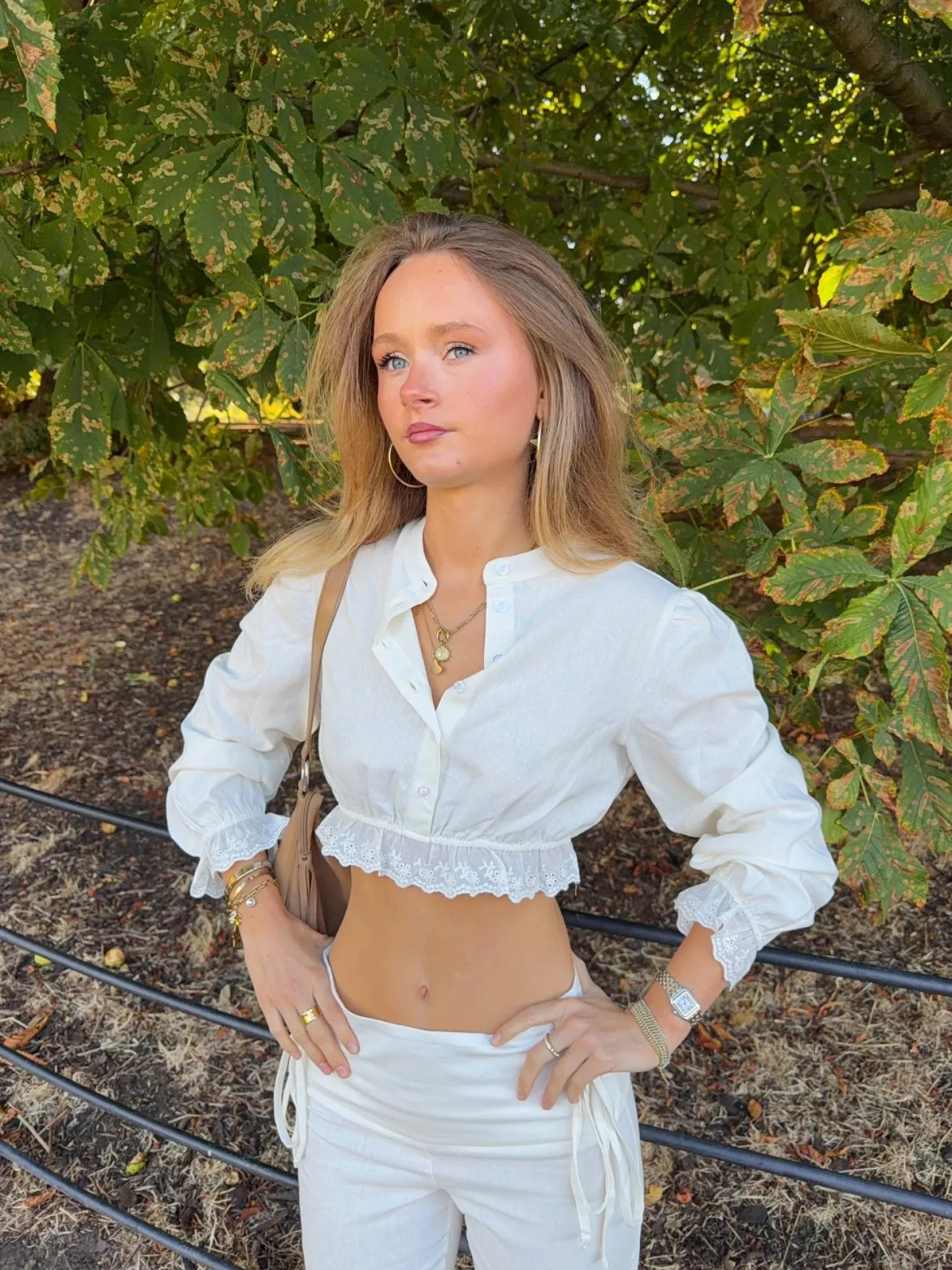 Malin Tomkins kort skjorte med blonder - Hvid
