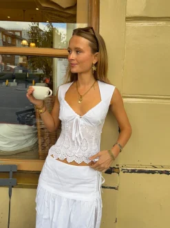 Malin Tomkins top med blondedetaljer - Hvid