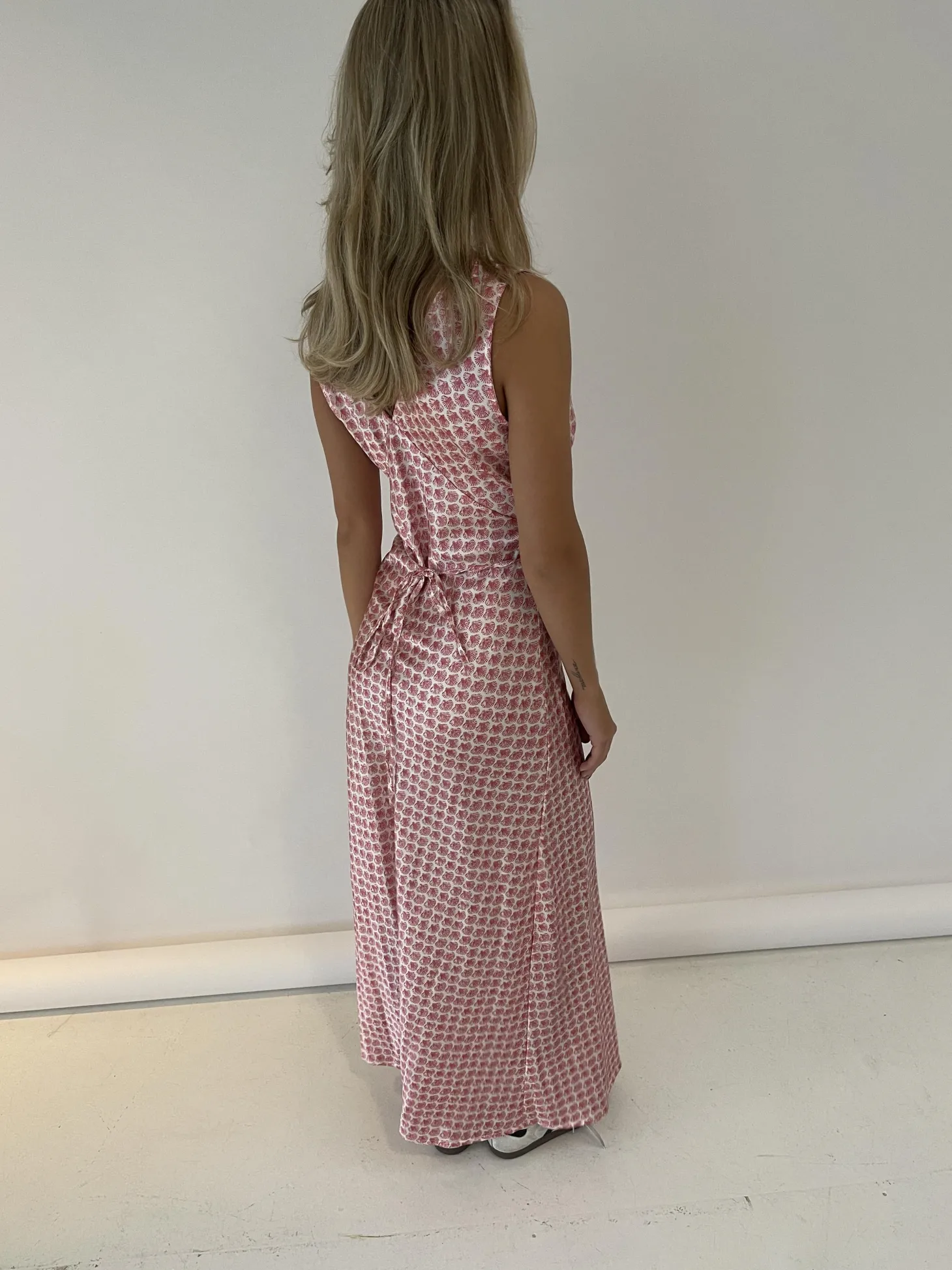 Marielle kjole med muslingeprint