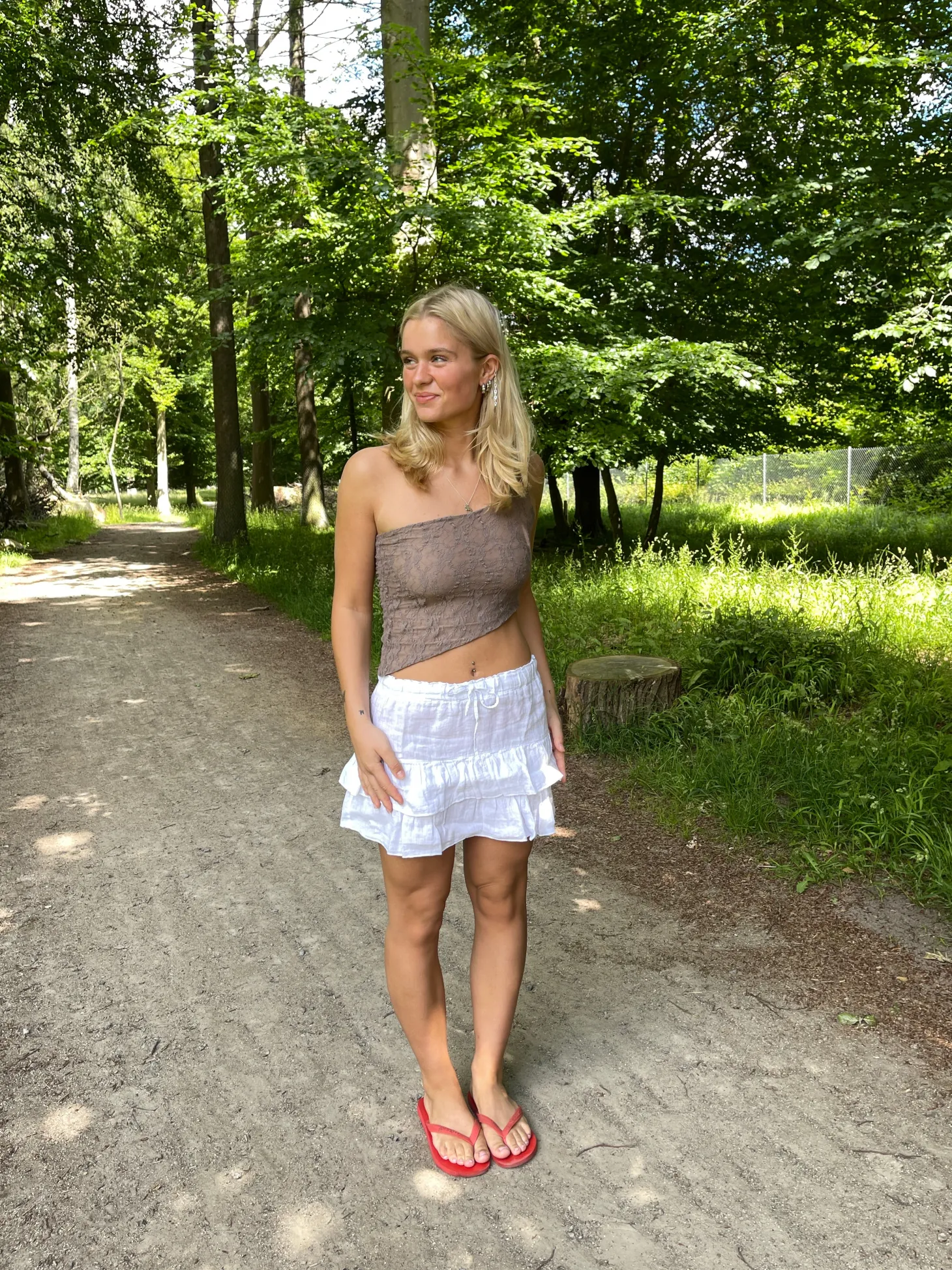 Merle one shoulder-top med blonde - Brun
