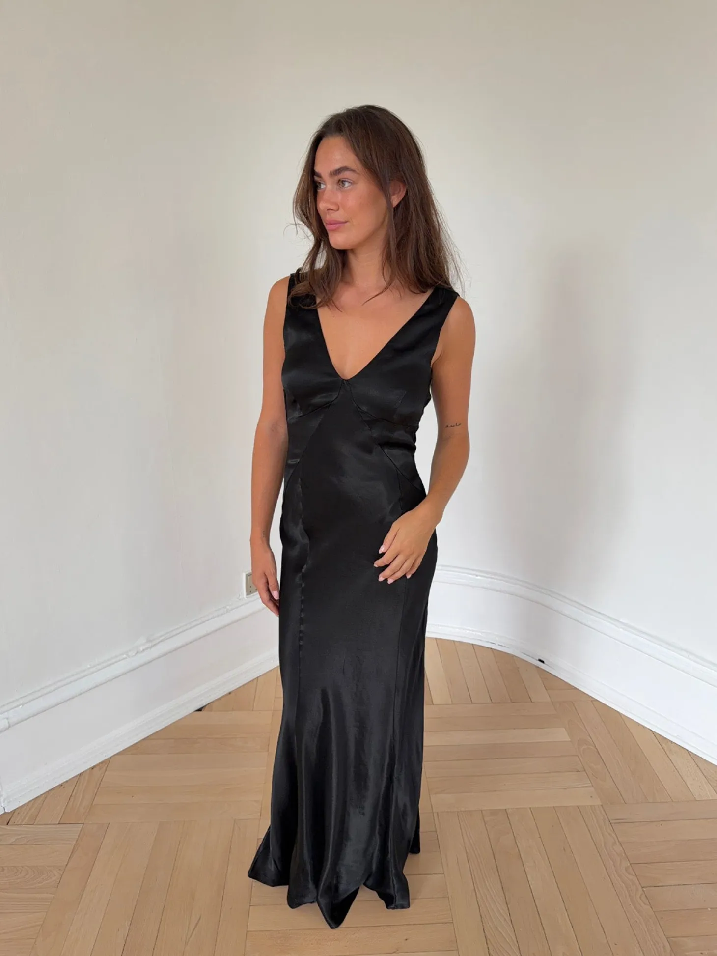 Miana maxi satinkjole - Sort
