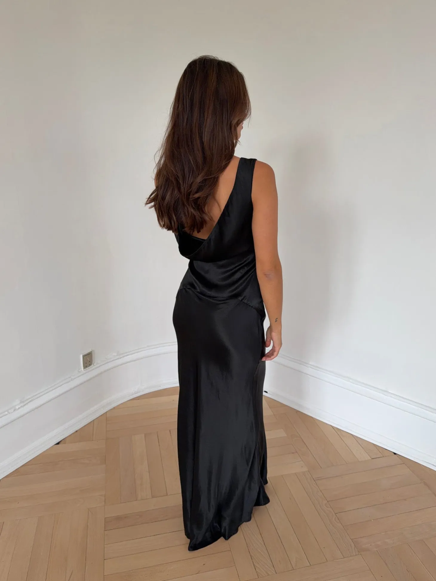 Miana maxi satinkjole - Sort