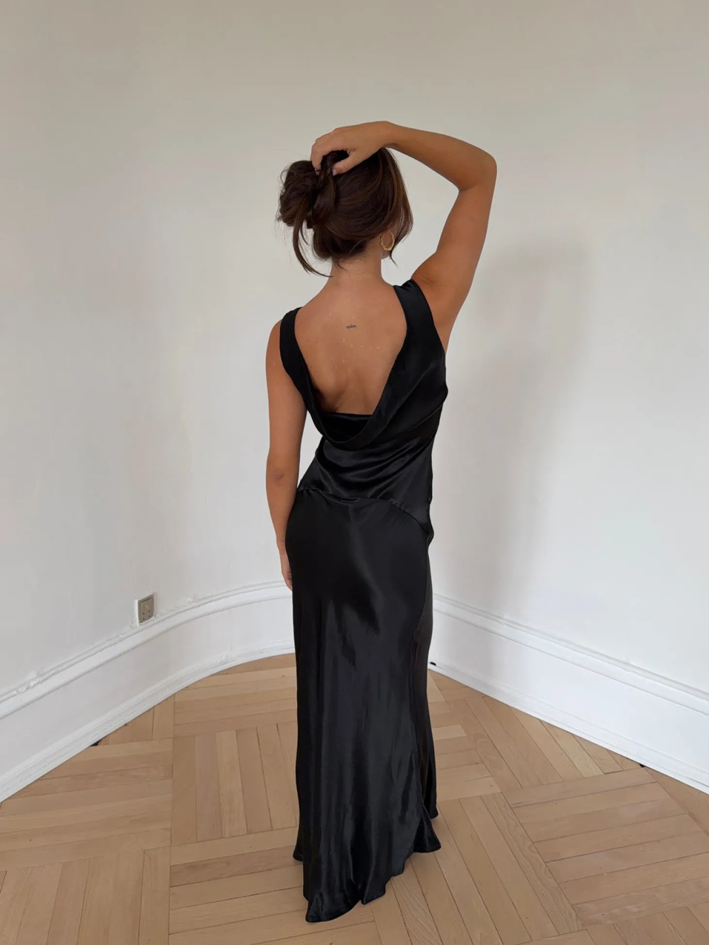Miana maxi satinkjole - Sort