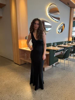 Miana maxi satinkjole - Sort