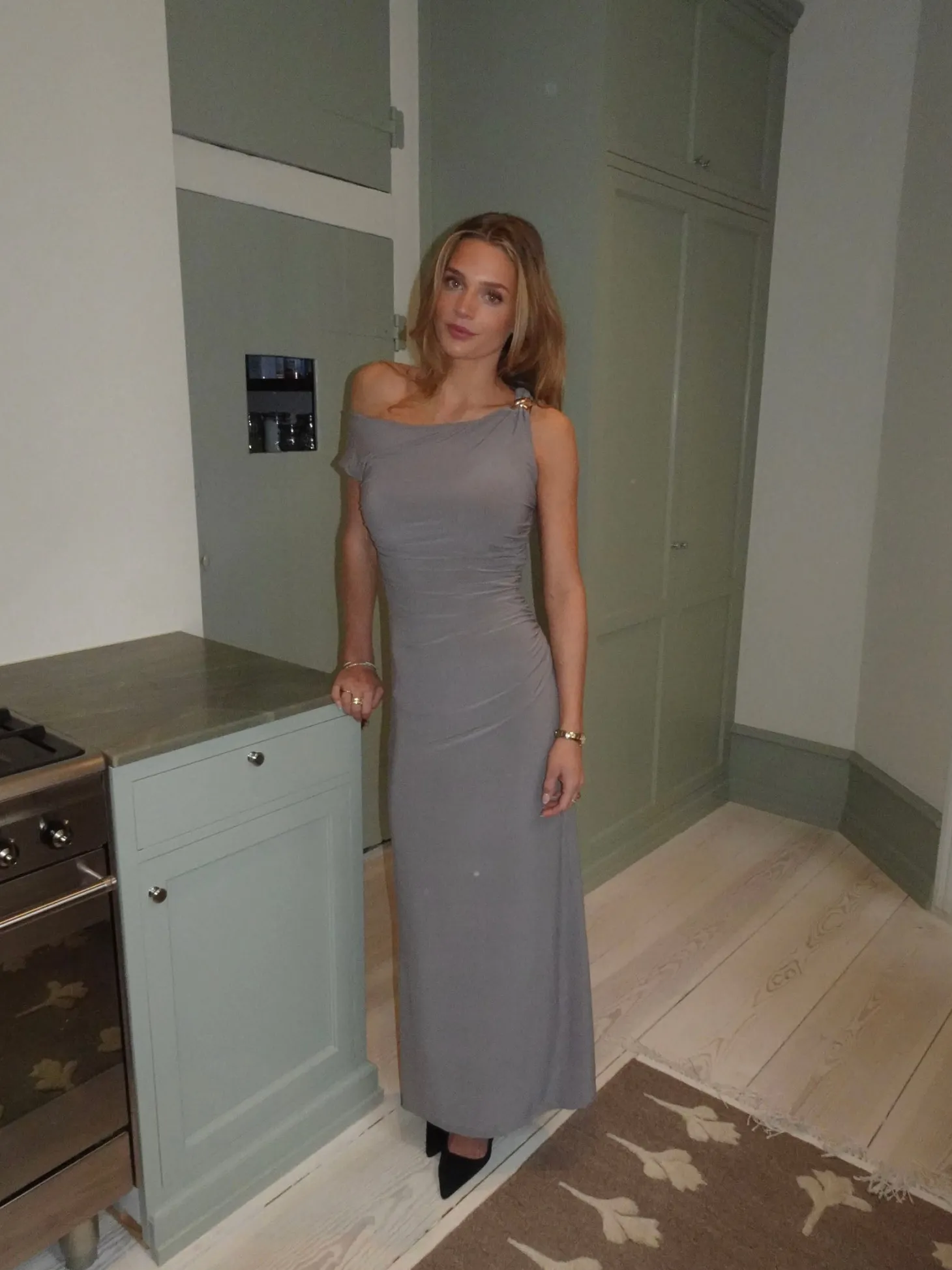 Mina one shoulder maxikjole - Taupe