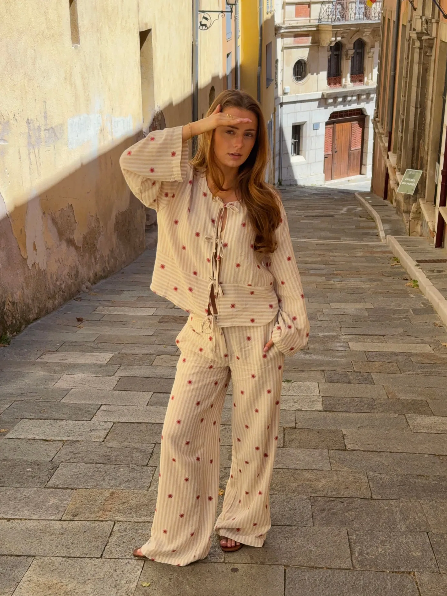 Mireille bukser med solmønster - Beige/rød