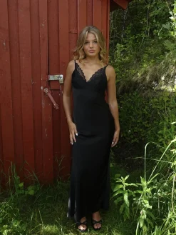Mirellea kjole med blonder - Sort