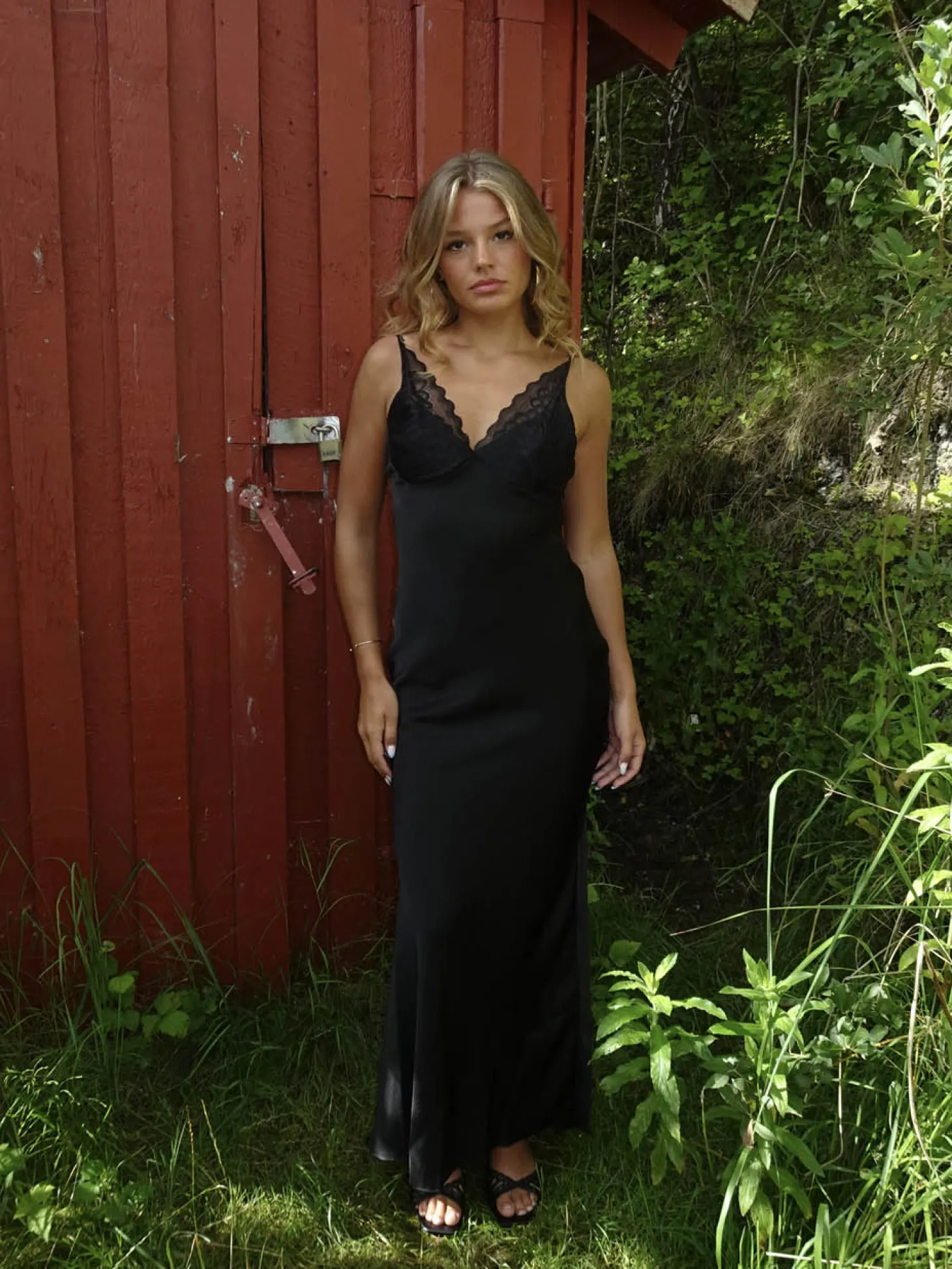 Mirellea kjole med blonder - Sort