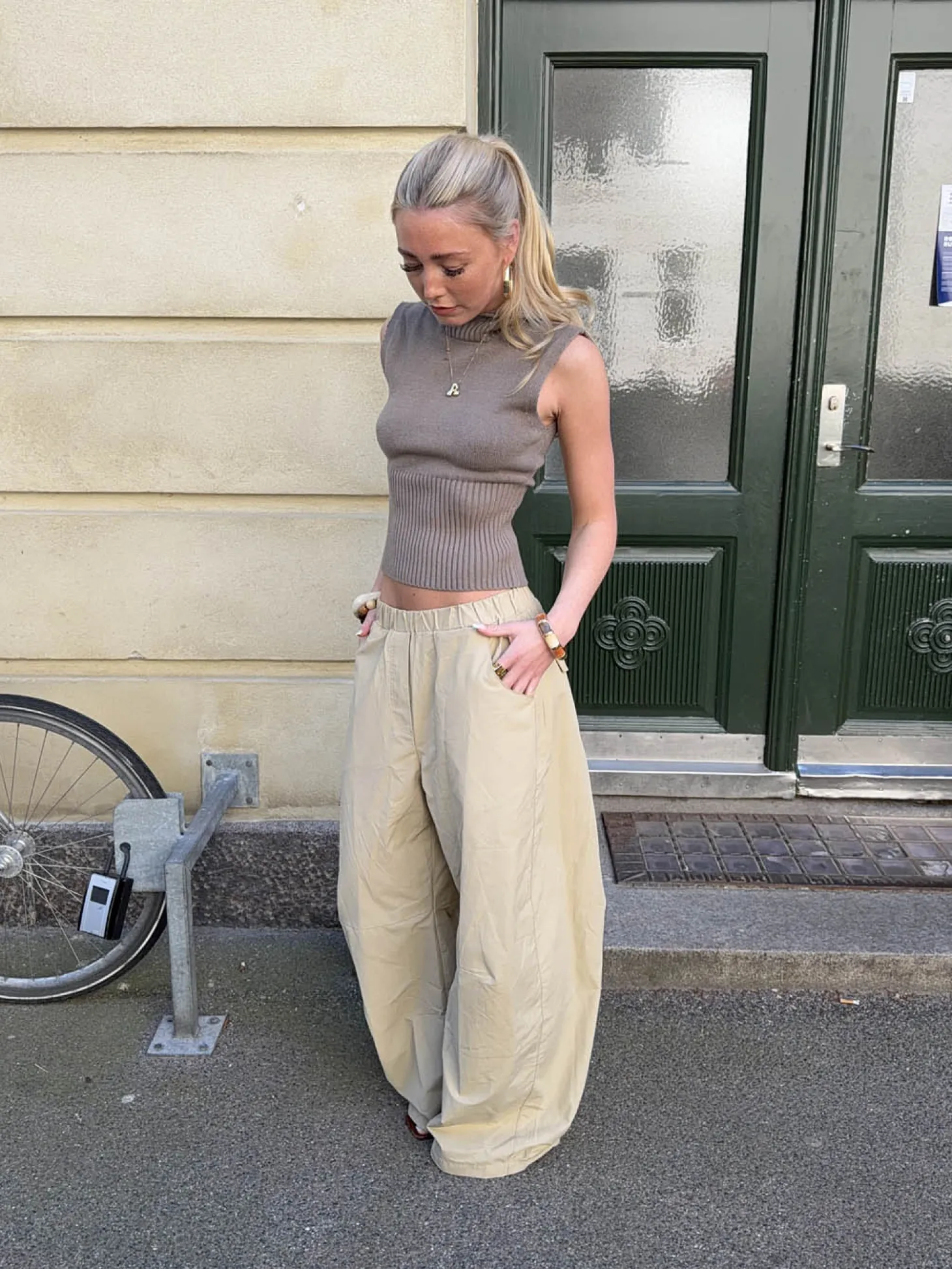 Munga striktop med hætte - Taupe