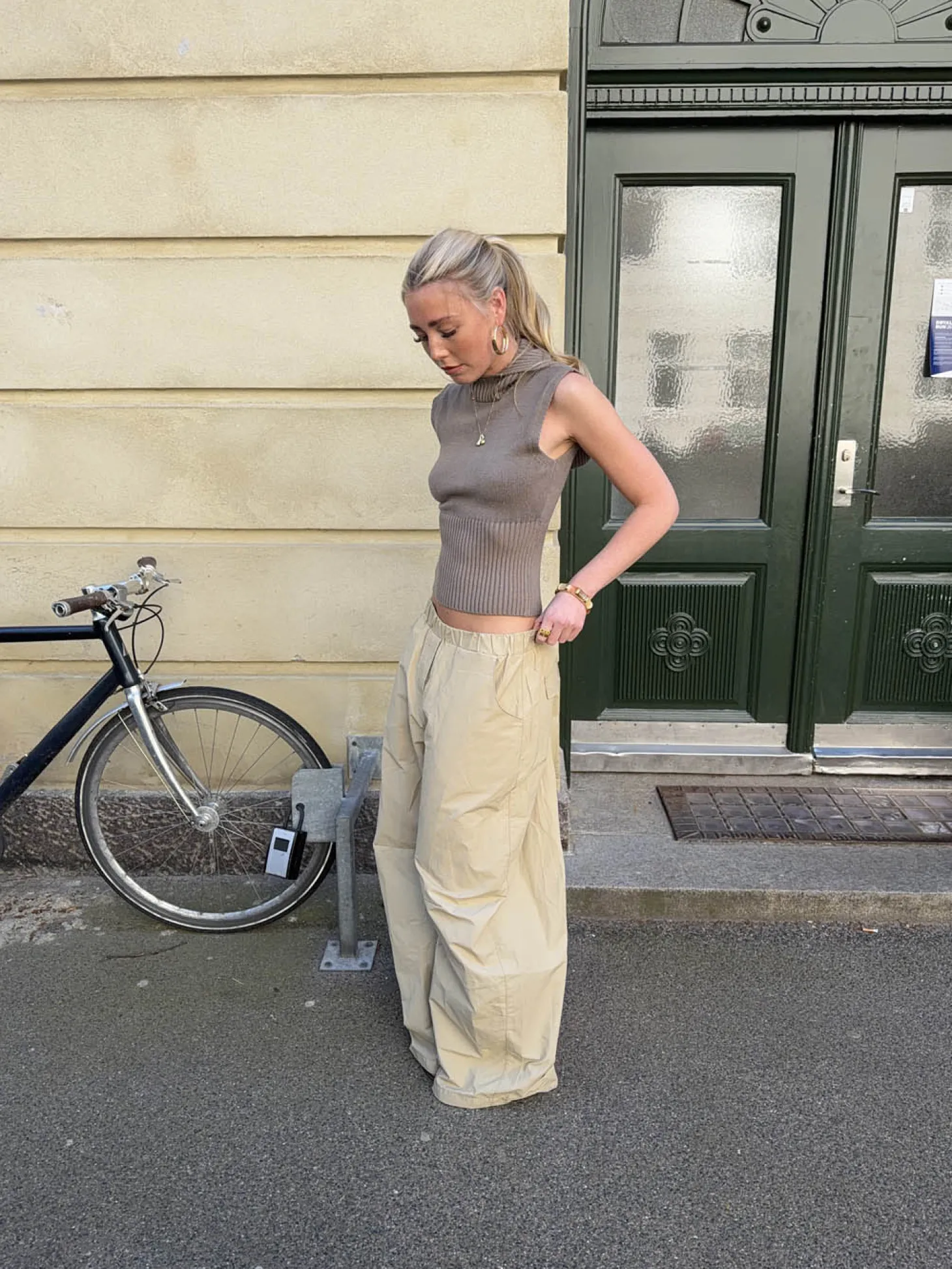 Munga striktop med hætte - Taupe