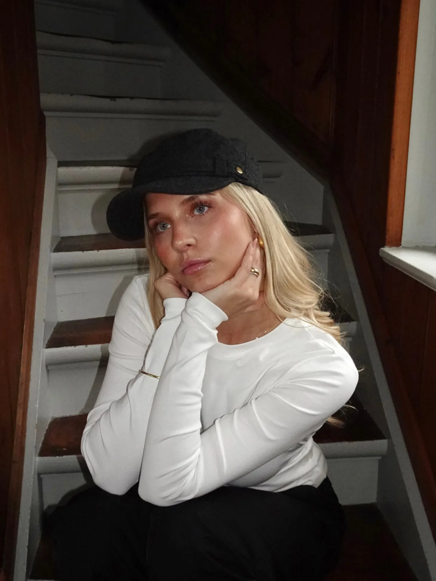 Myra kasket med detaljer - Grå