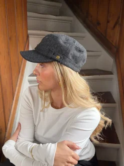 Myra kasket med detaljer - Grå