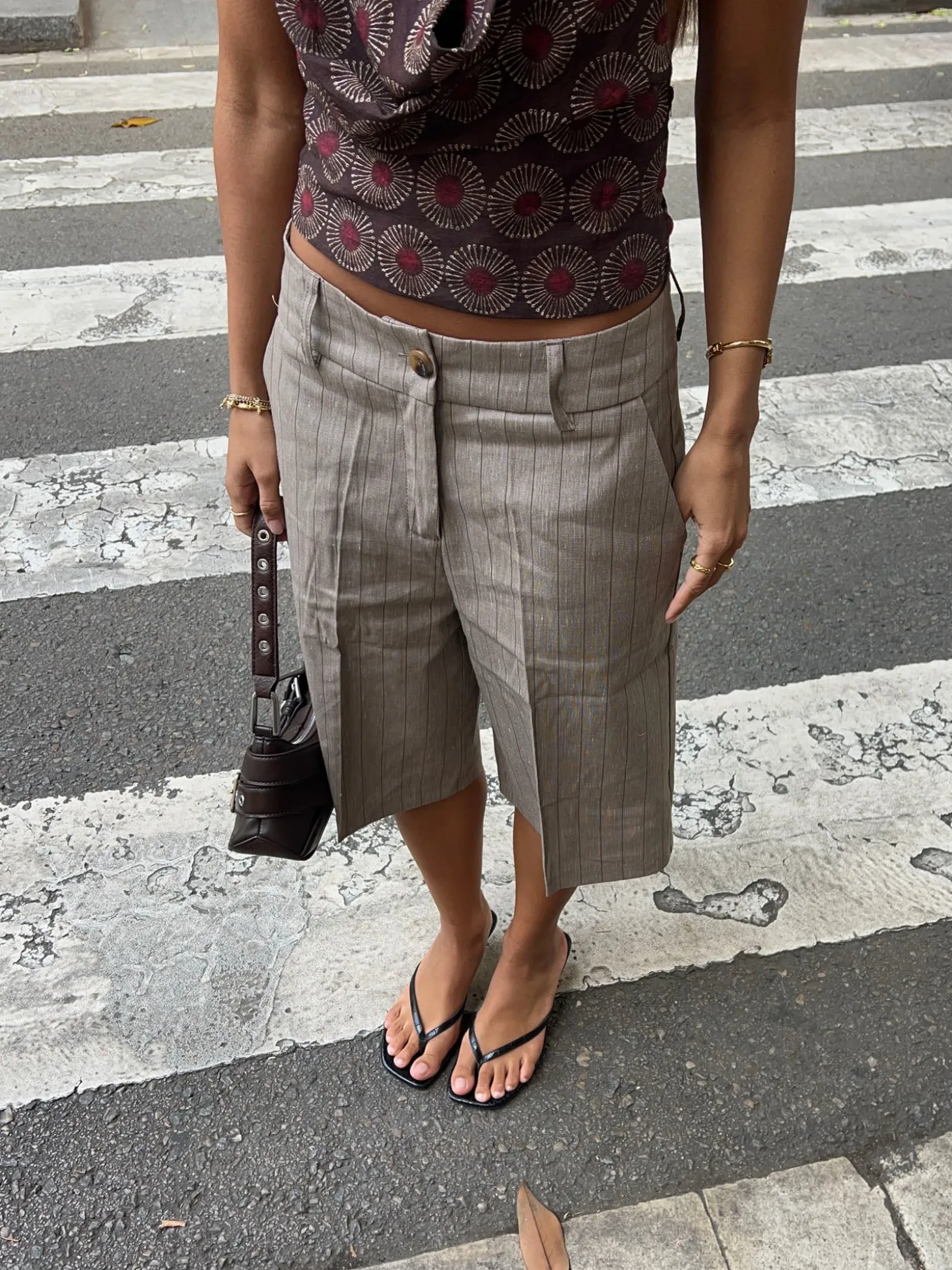 Nayaly bermudashorts med striber - Beige