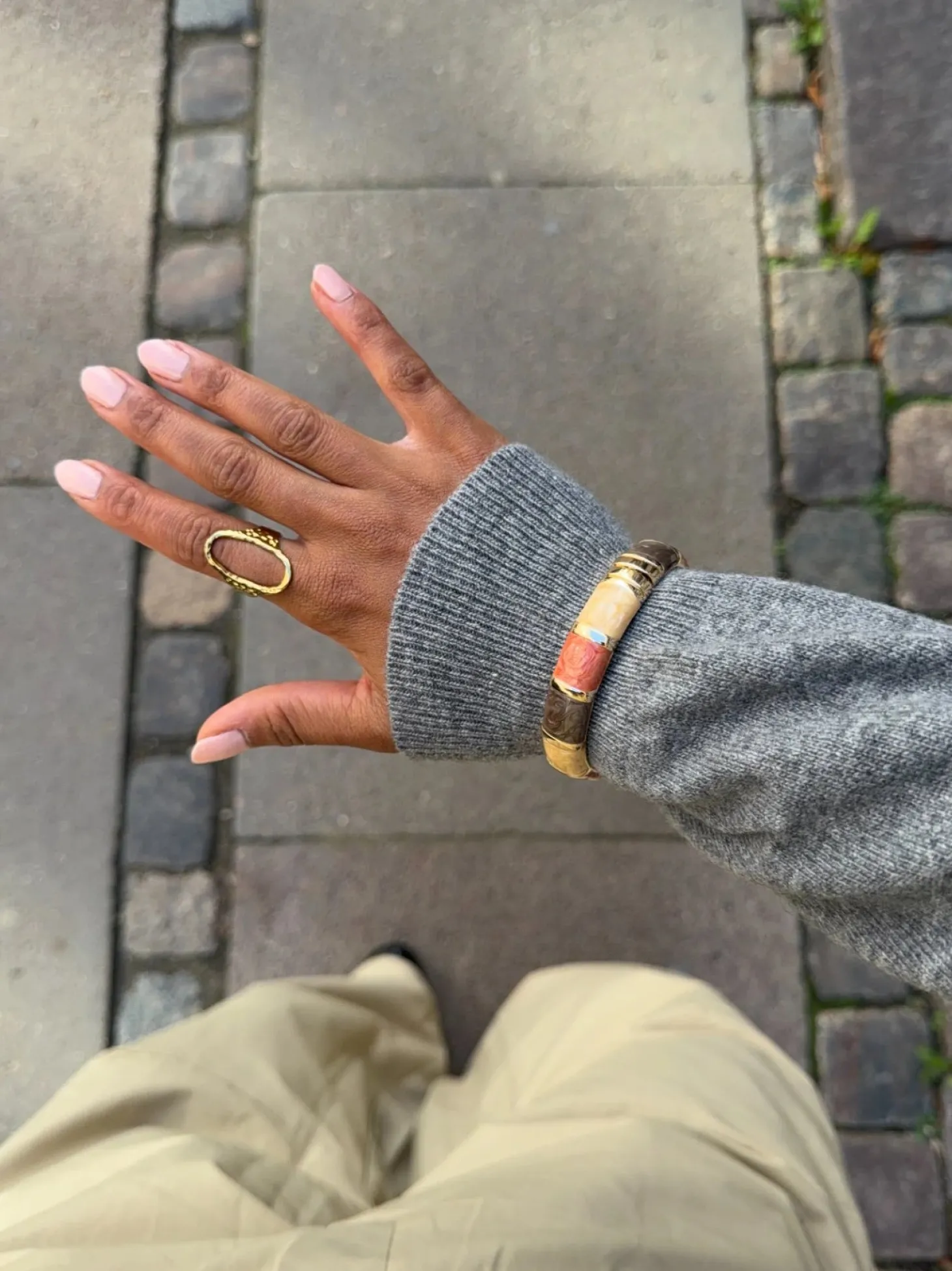 Neva armbånd - Guld/koral/Lilla