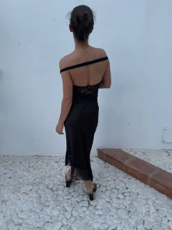 Nicoline off shoulder-top i blonde - Sort