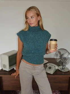 Nivena strikvest med turtleneck - Blå
