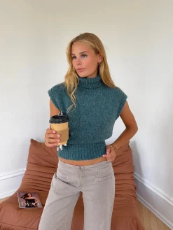 Nivena strikvest med turtleneck - Blå