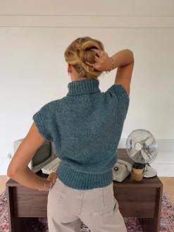 Nivena strikvest med turtleneck - Blå