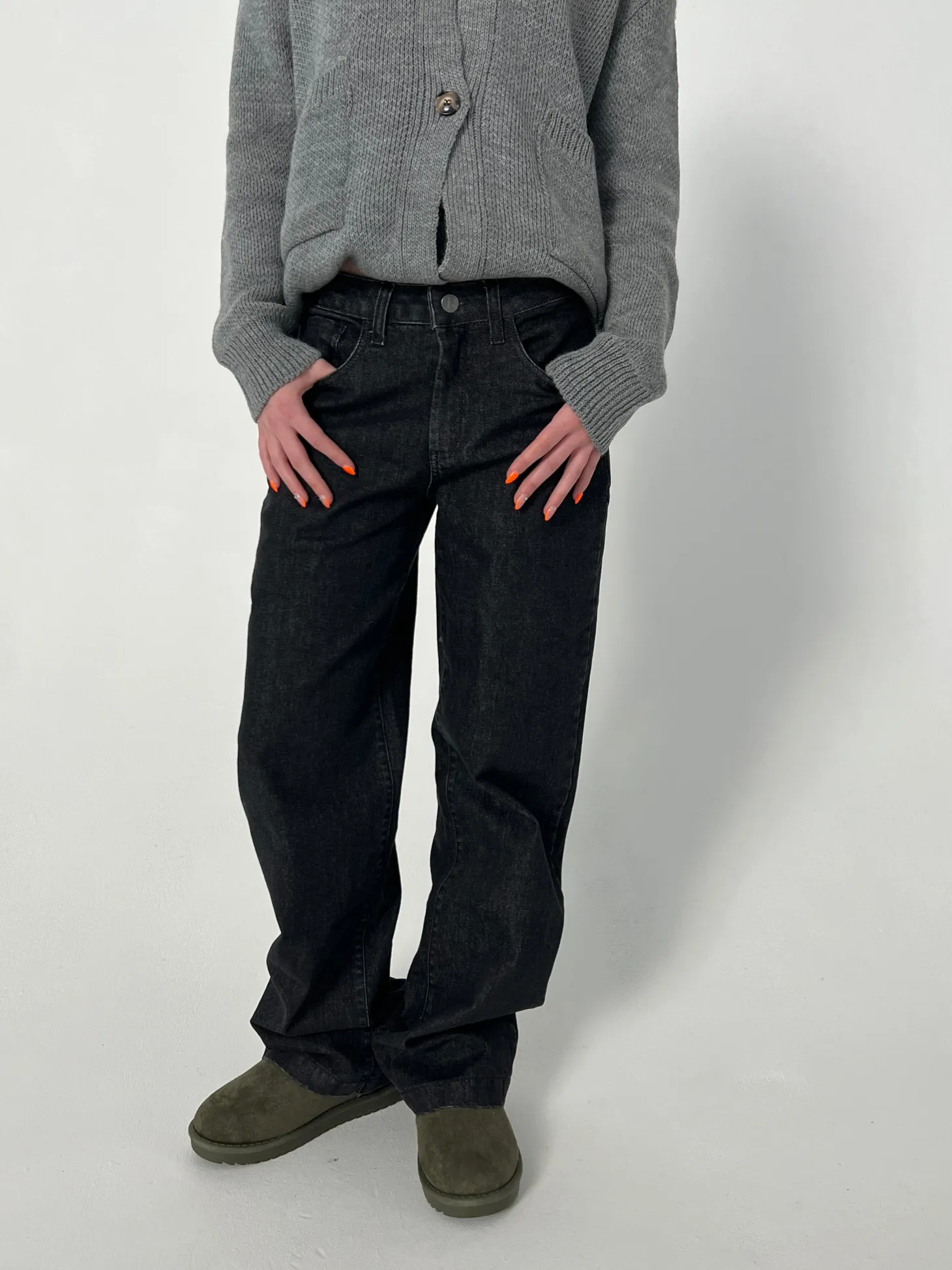 Nuna lavtaljede jeans - Sort